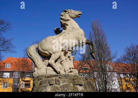 Siegfriedbrunnen, Rüdesheimer Platz, Wilmersdorf, Berlino, Deutschland Foto Stock