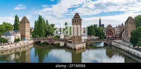 Vista panoramica del centro storico e dei canali di La città di Strassbourg vista dal Barrag Foto Stock