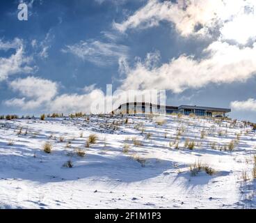 Neve nelle dune della località di Kijkduin Beach Febbraio Foto Stock