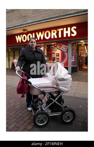 WOOLWORTHS vox... Nikki AldridgeFotografia di David Sandison The Independent Foto Stock