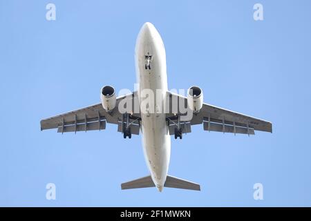 ISTANBUL, TURCHIA - 31 GENNAIO 2021: MNG Airlines Airbus A300C-605R (CN 758) atterra all'aeroporto Ataturk di Istanbul. Foto Stock