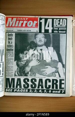 Massacro di Hungerford... pagine anteriori e interne dei giornali 20/Agosto/1987 copia foto David Sandison Foto Stock