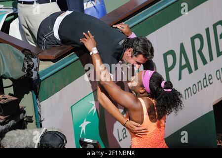 Serena Williams (USA) ha vinto durante Lucie Safarova (CZE) con la sua allenatore Patrick Mouratoglou durante il French Tennis Open allo stadio Roland Garros di Parigi, Francia, Final Women, il 6 giugno 2015. Foto Stephane ALLAMAN / DPPI Foto Stock