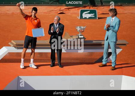 Novak Djokovic (SRB) accanto a Jean Gachassin, Gustavo Kuerten, Novak ha perso contro Stan Wawrinka (sui) durante l'Open di tennis francese allo stadio Roland Garros di Parigi, Francia, Final Men, il 7 giugno 2015. Foto Stephane ALLAMAN / DPPI Foto Stock