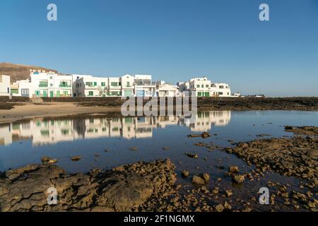 Fischerdorf Orzola, Insel Lanzarote, Kanarische Inseln, Spanien | Villaggio di pescatori Orzola, Lanzarote, Isole Canarie, Spagna Foto Stock