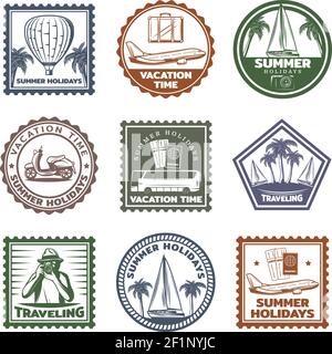Francobolli estivi d'epoca impostati con velivolo aerostatico autobus scooter tropicale spiaggia bagagli viaggiatore isolato vettore illustrazione Illustrazione Vettoriale