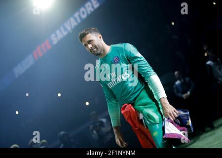 Salvatore Sirigu (psg) durante la partita di calcio del Campionato Francese Ligue 1 tra Parigi Saint Germain e l'FC Nantes il 14 maggio 2016 allo stadio Parc des Princes di Parigi, Francia - Foto Stephane Allaman / DPPI Foto Stock