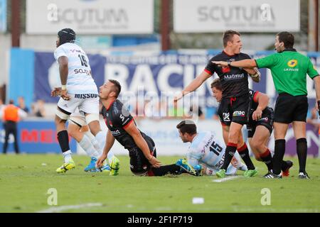 Olivier Misminestra (Racing metro 92) e Virgile BRUNI (Lyon Olympique Universitaire Rugby) durante la gara di rugby Top 14 tra Racing Metro 92 e LOU Lyon Rugby, 27 agosto 2016 allo Stadio Yves du manoir di Colombes, fuori Parigi - Foto Stephane Allaman / DPPI Foto Stock