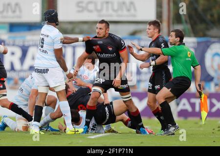 Olivier Misminestra (Racing metro 92) e Virgile BRUNI (Lyon Olympique Universitaire Rugby) durante la gara di rugby Top 14 tra Racing Metro 92 e LOU Lyon Rugby, 27 agosto 2016 allo Stadio Yves du manoir di Colombes, fuori Parigi - Foto Stephane Allaman / DPPI Foto Stock