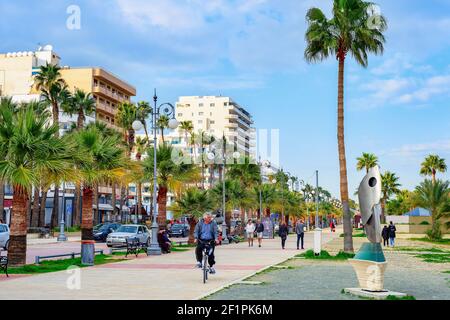 Paesaggio urbano moderno, passeggiata, Larnaca, Cipro Foto Stock