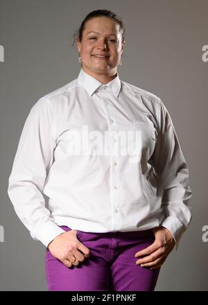 Dresda, Germania. 8 marzo 2021. Christina Schwanitz, sparato-putter, si trova prima dell'inizio di una tavola rotonda in occasione della Giornata della donna di quest'anno sulla parità di genere nello sport, su invito del Ministero sassone per le pari opportunità nella Dreikönigskirche . Credit: Robert Michael/dpa-Zentralbild/ZB/dpa/Alamy Live News Foto Stock