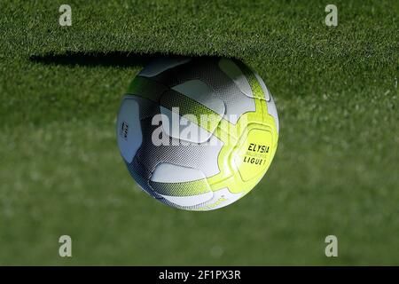 Nuova illustrazione della palla durante il campionato francese L1 partita di calcio tra SCO Angers e Bordeaux il 6 agosto 2017 allo stadio Raymond-Kopa, Francia - FOTO Stéphane Allaman / DPPI Foto Stock