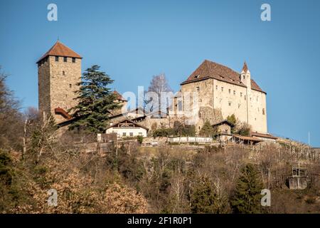 Veduta del Castello Tirolo (Castel Tirolo, Schloss Tirolo) a Merano (Merano) Alto Adige - Italia - Südtirol - Alto Adige Foto Stock