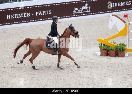 Olivier Robert (fra) al Grand Prix Hermès, tavolo A 1m60 con un salto-off, durante la gara internazionale di salto di Saut Hermès CSI5 nel Grand-Palais, dal 16 al 18 marzo 2018, a Parigi, Francia - Foto Stephane Allaman / DPPI Foto Stock