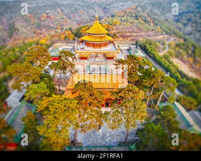 Veduta aerea del Tempio della felicità universale, Pule si, chiamato anche il Pavillion rotondo, Chengde, Cina Foto Stock