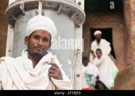 Ritratto di un sacerdote a San Emmanuele durante il Natale a Lalibela, Etiopia, Foto Stock