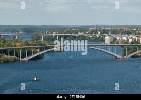 Riddarfjärden, Vasterbron e Gröndalsbron, Stoccolma, Svezia. Foto Stock