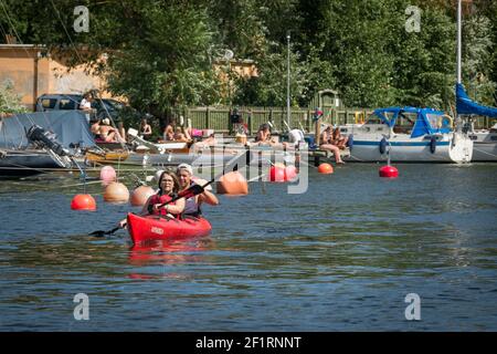 Kayak a Långholmskanalen, Stoccolma, Svezia. Foto Stock