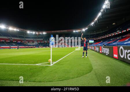 Angel di Maria (PSG) ha calciato la curva durante il campionato francese Ligue 1 partita di calcio tra Parigi Saint-Germain e Stade Rennais il 7 novembre 2020 allo stadio Parc des Princes di Parigi, Francia - Foto Stephane Allaman / DPPI Foto Stock