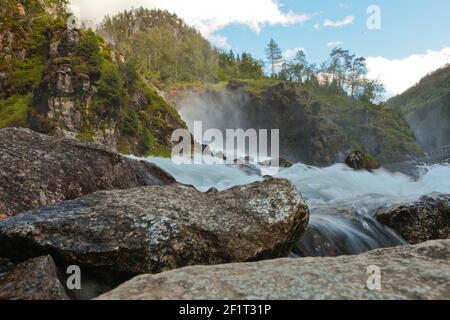 Granito e Latefossen o Latefoss - una delle cascate più grandi in Norvegia, Scandinavia, Europa Foto Stock