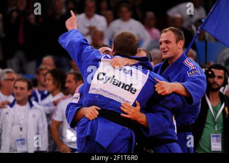 JUDO - CAMPIONATO DEL MONDO 2011 - PARIGI - BERCY (FRA) - GIORNO 6 - 28/08/2011 - FOTO : JULIEN CROSNIER / KMSP / DPPI - CONCORSO DI SQUADRA - SQUADRA FRANCESE Foto Stock