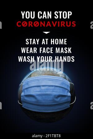 Pianeta Terra con maschera facciale e con tre regole di base per evitare il coronavirus: Rimanere a casa, lavare le mani, indossare maschera facciale. Questa immagine elementi fu Foto Stock