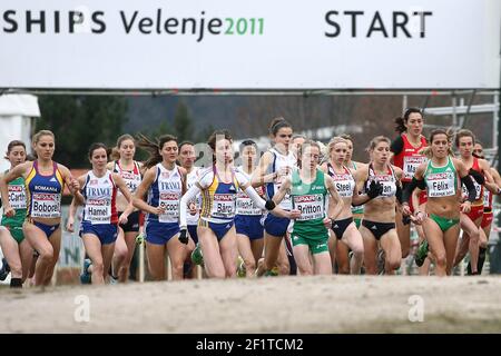 ATLETICA - CROSS COUNTRY - CAMPIONATO EUROPEO DI FONDO - VELENJE (SLO) - 11/12/2011 - FOTO : EDDY LEMAISTRE / KMSP / DPPI - SENIOR WOMEN - SOPHIE DUARTE (FRA) TERMINA AL 6° POSTO - QUI CON L'ALTRO TEAM FRANCESE SEVERINE HAMEL, LAURANE PICOCHE, FATIHA KLILECH-FAUVEL E CHRISTINE BARDELLE (FRA) Foto Stock