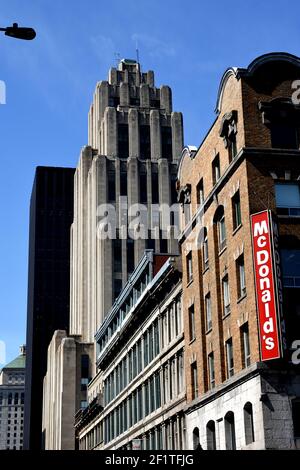 Rue Notre Dame OLD MONTREAL, Canada, Canada, Provincia, Quebec.(una vista degli edifici nel centro di Montreal durante il giorno) Foto Stock