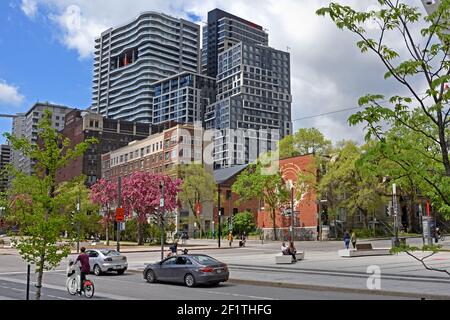 Place des Festival Montreal, Jeanne Mance Street, René Levesque Boulevard, Canada, Canada, Provincia, Quebec. Foto Stock