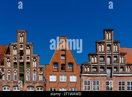 Imponenti edifici storici in mattoni rossi nel centro di Lunenburg Foto Stock