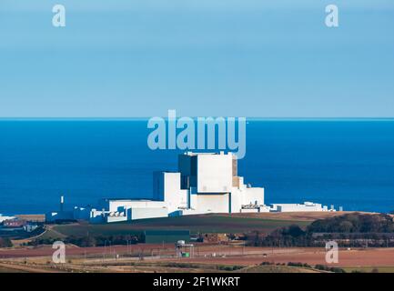 Centrale nucleare di Torness sulla costa, East Lothian, Scozia, Regno Unito Foto Stock