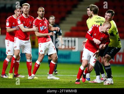 Woolwich, Regno Unito. 09 marzo 2021. WOOLWICH, Regno Unito, MARZO 09: Jayden Stockley di L-R Charlton Athletic (in prestito da Preston North End) e Darren Pratley di Charlton Athletic durante la Sky Bet League One tra Charlton Athletic e Northampton Town at the Valley, Woolwich il 9 marzo 2021 Credit: Action Foto Sport/Alamy Live News Foto Stock