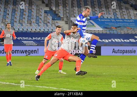 DOETINCHEM, NEDERLAND - 7 MARZO: Mawouma Amevor del FC Eindhoven Ralf Seuntjens di De Graafschap durante la partita di KeukenKampioen Divisie tra De Gra Foto Stock