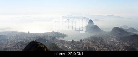 Miscs - Illustrazione Rio - Rio de Janeiro , BRASILE - 26/08-01/09/2013 - Foto PHILIPPE MILLEREAU / KMSP / DPPI - Vista da Corcovado Foto Stock