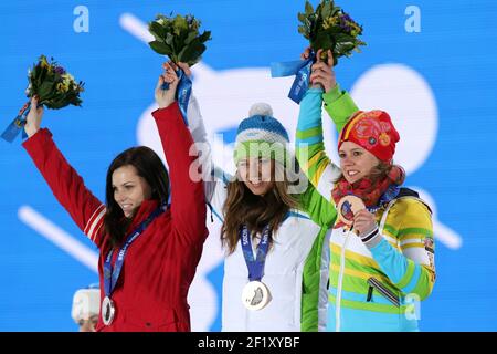 Sci Alpino Gigante Slalom Podium, Anna Fenninger dall'Austria, medaglia d'argento, Tina Maze dalla Slovenia, medaglia d'oro e Viktoria Repensburg dalla Germania, medaglia di bronzo, alle medaglie del posto durante i XXII Giochi Olimpici invernali di Sotchi 2014, giorno 12, il 19 febbraio 2014 a Sochi, Russia. KMSP / DPPI della piscina fotografica Foto Stock