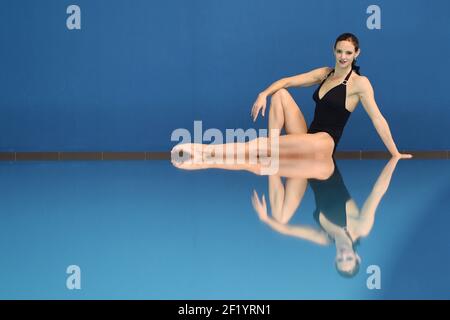 Prima sessione di allenamento di Virginie Dedieu per la sua rimonta in duo misto sincronizzato nuoto, all'INSEP di Parigi il 18 marzo 2015 - Foto Philippe Millereau / KMSP / DPPI Foto Stock