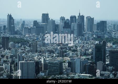 Paesaggio urbano dalla piattaforma di osservazione delle colline di Roppongi Foto Stock