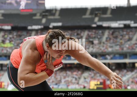 Christina Schwanitz (GER) / Shot Put Women durante il campionato Diamond, Meeting Areva 2015, allo Stade de France, Parigi, Francia, il 4 luglio 2015 - Foto Philippe Millereau / KMSP / DPPI Foto Stock