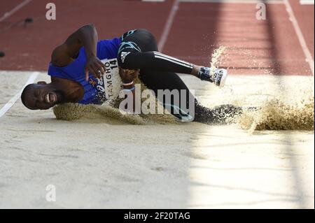 Teddy Tangho (fra) compete, vince e fa male alla finale triplice salto maschile durante il Campionato di Atletica Francese Elite, ad Angers, Francia, il 24-26 giugno 2016 - Foto Stephane Kempinaire / KMSP / DPPI Foto Stock