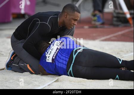 Teddy Tangho (fra) compete, vince e fa male alla finale triplice salto maschile durante il Campionato di Atletica Francese Elite, ad Angers, Francia, il 24-26 giugno 2016 - Foto Stephane Kempinaire / KMSP / DPPI Foto Stock