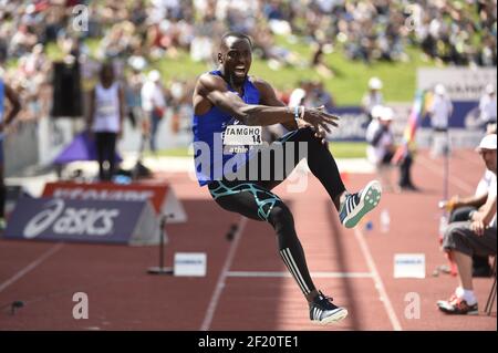 Teddy Tangho (fra) compete, vince e fa male alla finale triplice salto maschile durante il Campionato di Atletica Francese Elite, ad Angers, Francia, il 24-26 giugno 2016 - Foto Stephane Kempinaire / KMSP / DPPI Foto Stock