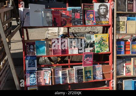Cuba, l'Avana - Libri in vendita per strada, Foto Stock