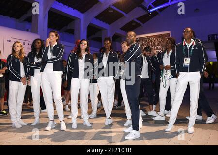 Il cestista francese Tony Parker e le donne di basket la squadra francese al Club France durante i Giochi Olimpici RIO 2016, il 3 agosto 2016, a Rio, Brasile - Foto Philippe Millereau / Pool KMSP / DPPI Foto Stock