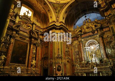 Napoli - transetto della Chiesa di San Giuseppe dei Ruffi Foto Stock