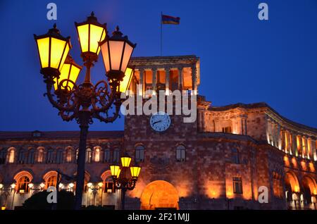Atmosfera serale su Piazza della Repubblica Yerevan Foto Stock