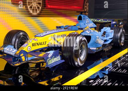 Vista ravvicinata del Campionato vincitore 2006, Renault R26 F1 Car in mostra al London Motor Show Foto Stock