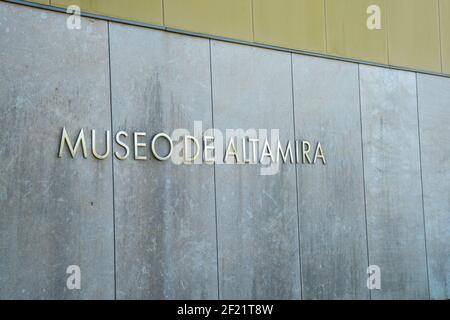 Vista esterna dell'ingresso alle Grotte di Altamira Museo in Spagna Foto Stock