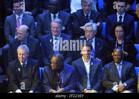 I copresidenti della candidatura di Parigi 2024 Bernard Lapasset e Tony Estanguet e il membro del CIO Gy Drut durante la venticinquesima partita finale di pallamano del Campionato mondiale maschile IHF 2017 tra Francia e Norvegia il 29 gennaio 2017 presso Accor Hotels Arena di Parigi, Francia - Foto Philippe Millereau / KMSP / DPPI Foto Stock