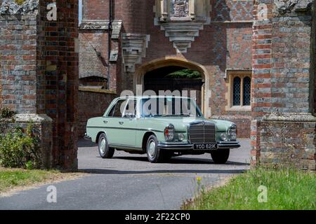 1972 W108 Mercedes 280SE berlina tedesca classica, non restaurata dal Sudafrica Foto Stock