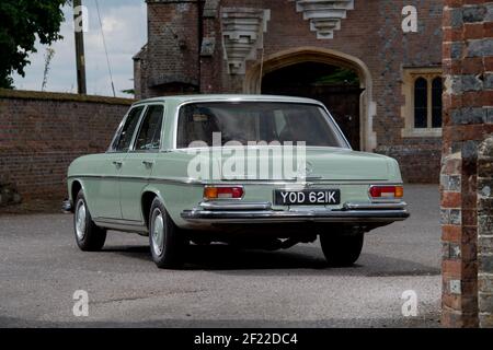1972 W108 Mercedes 280SE berlina tedesca classica, non restaurata dal Sudafrica Foto Stock